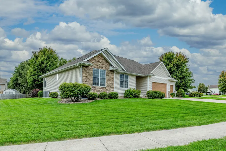 4006 SW Bluegrass Drive, Ankeny, IA 50023 - #3