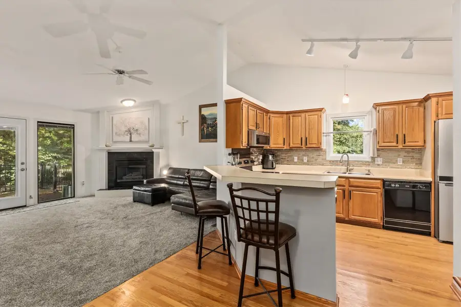 6734 Sutton Circle, Urbandale, IA 50322 - #2