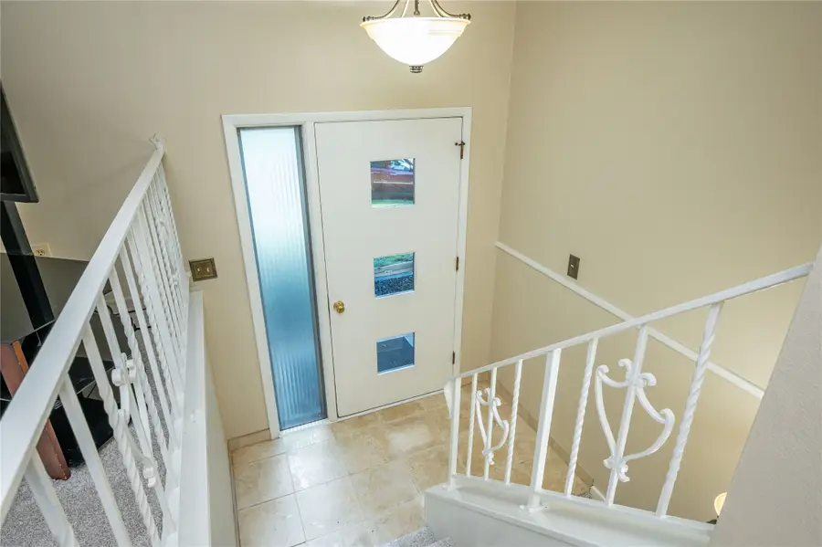 2422 Richmond Avenue, Des Moines, IA 50317 - #2