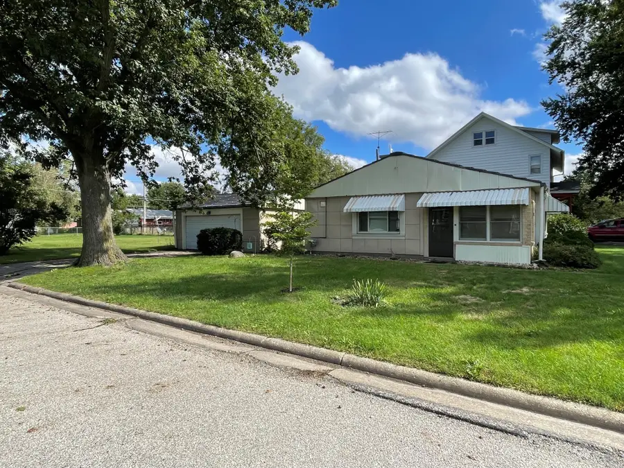 601 10th Avenue, Grinnell, IA 50112 - #2