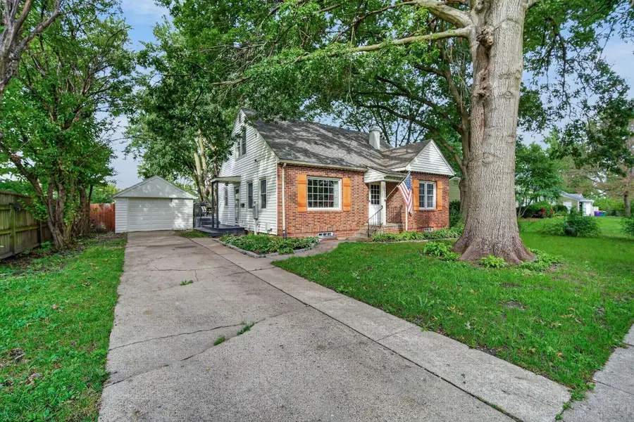 1215 N B Street, Indianola, IA 50125 - #2