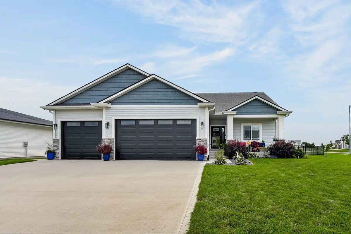 9190 Cody Drive, West Des Moines, IA 50266 - #1