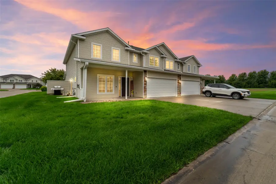 842 Red Hawk Way Se, Altoona, IA 50009 - #2