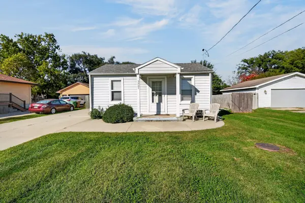 5265 NW 57th Avenue, Johnston, IA 50131