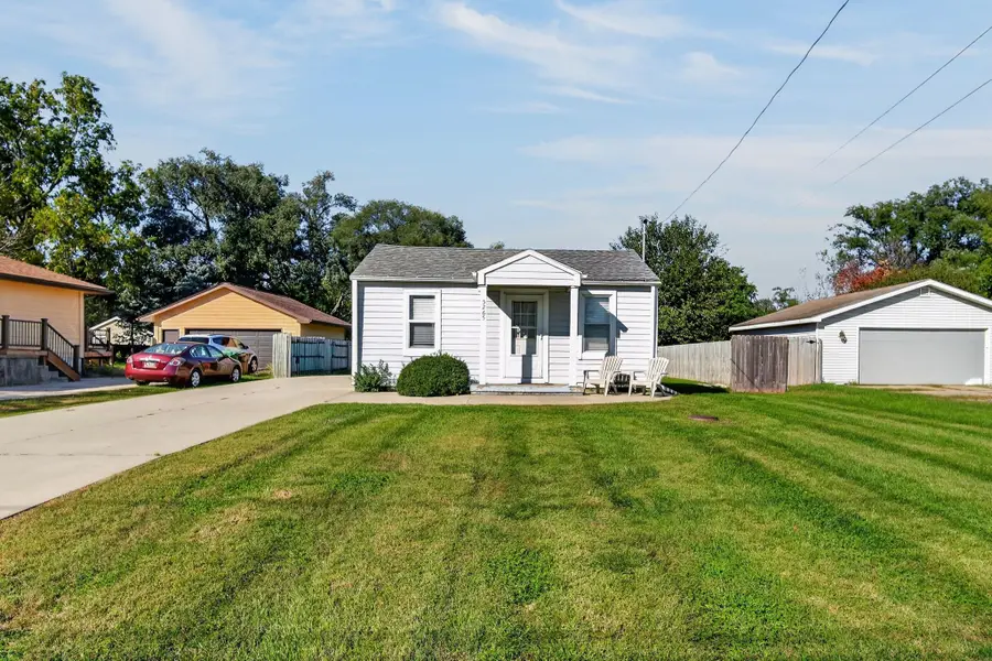 5265 NW 57th Avenue, Johnston, IA 50131 - #2