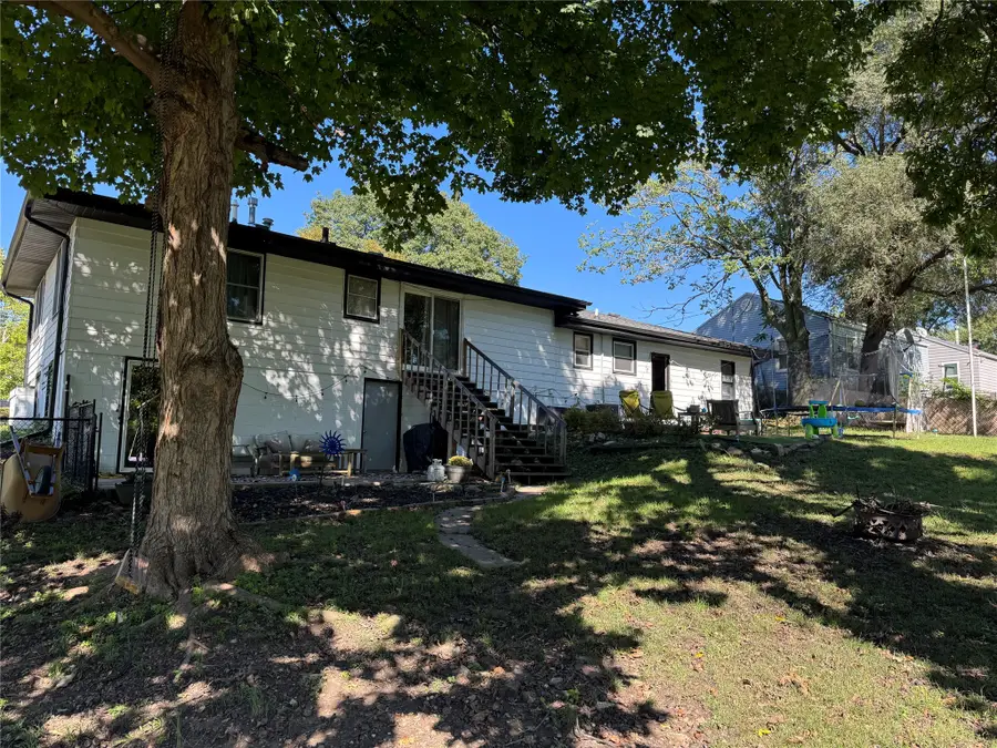 1322 Oak Park Avenue, Des Moines, IA 50313 - #2