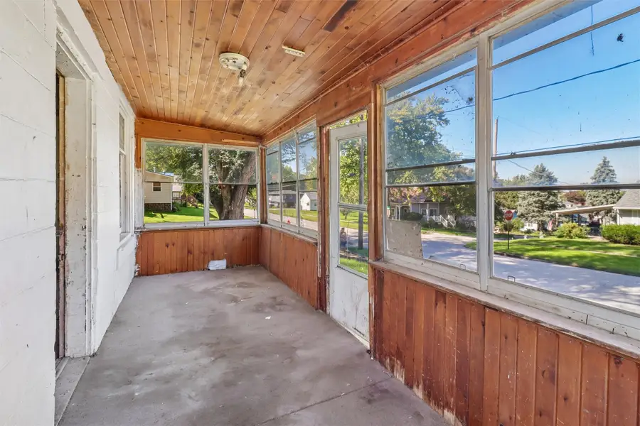 305 E Division Street, Colfax, IA 50054 - #3