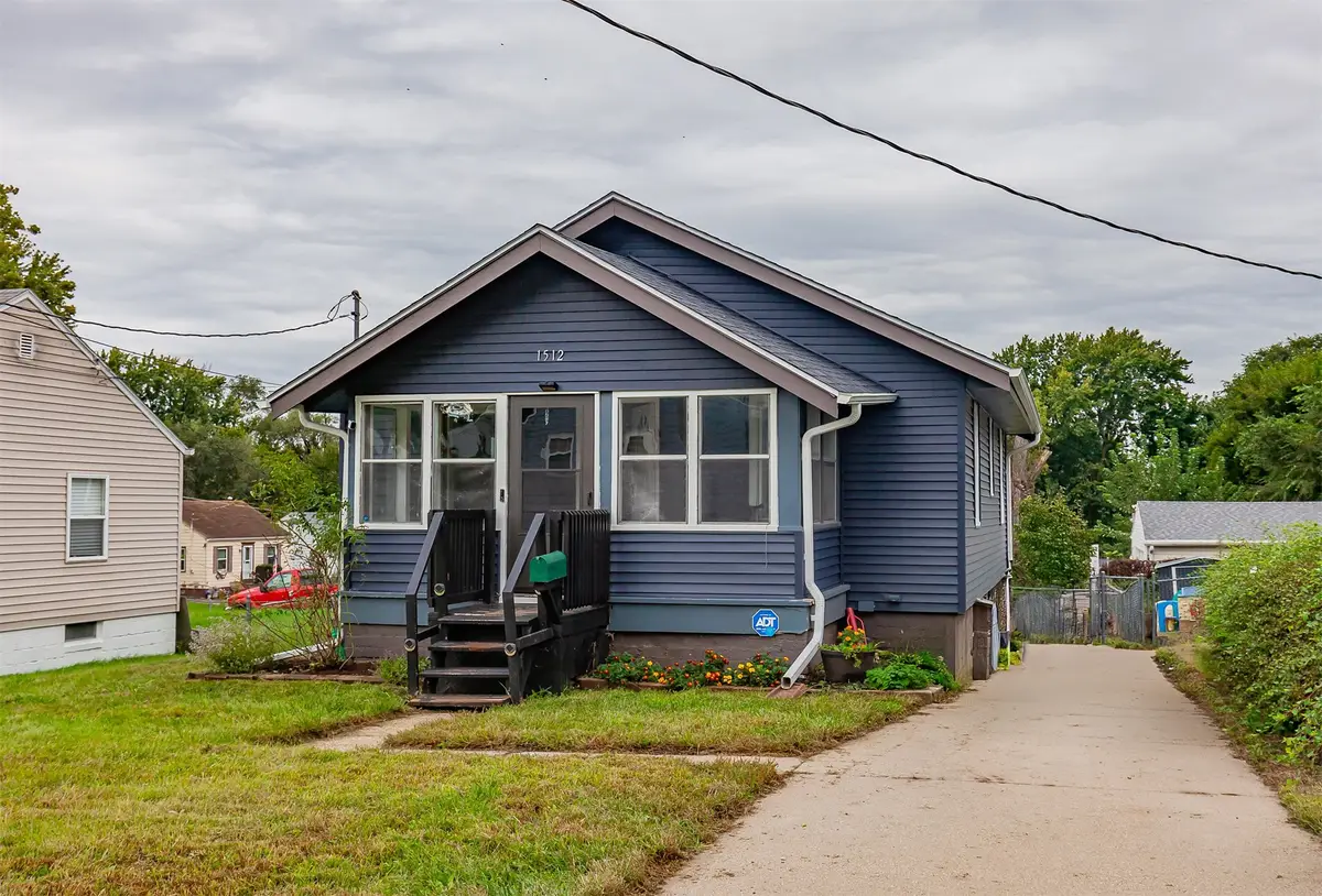 1512 E 32nd Street, Des Moines, IA 50317 - #1