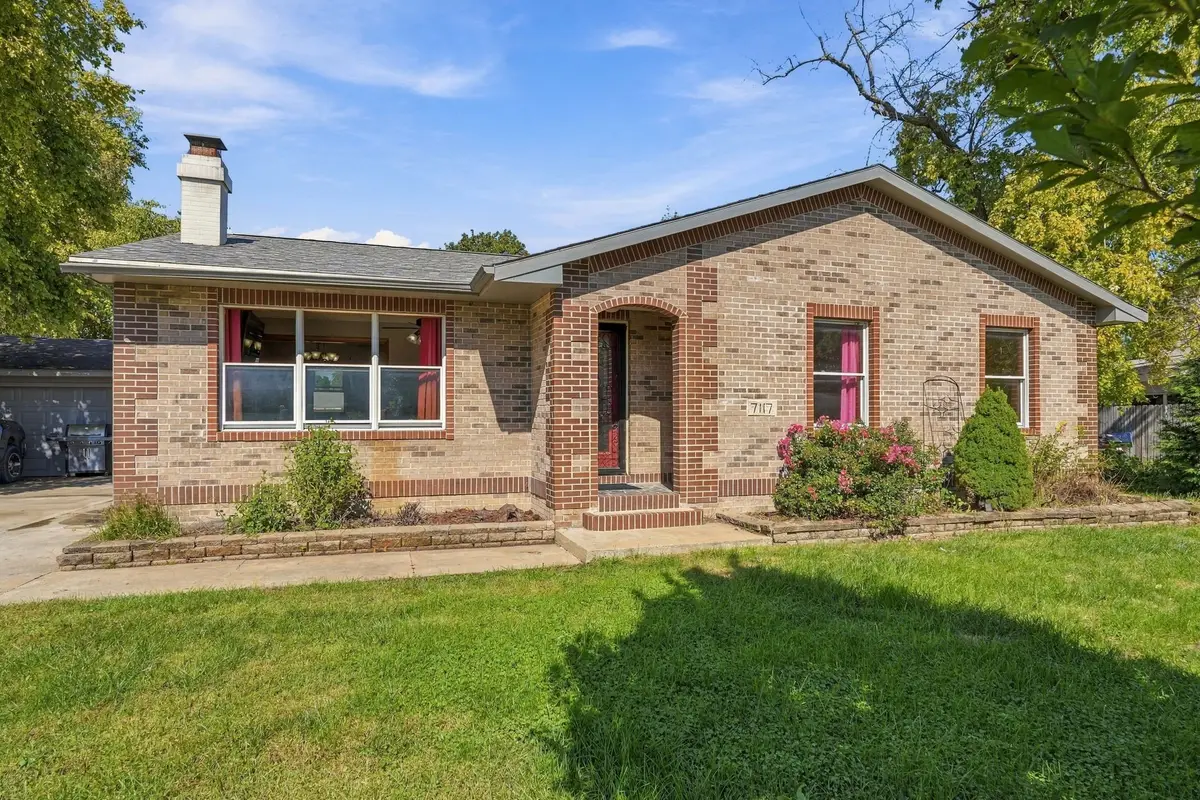 7117 Twana Drive, Urbandale, IA 50322 - #1