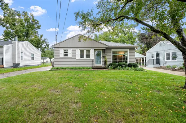 4042 40th Street, Des Moines, IA 50310