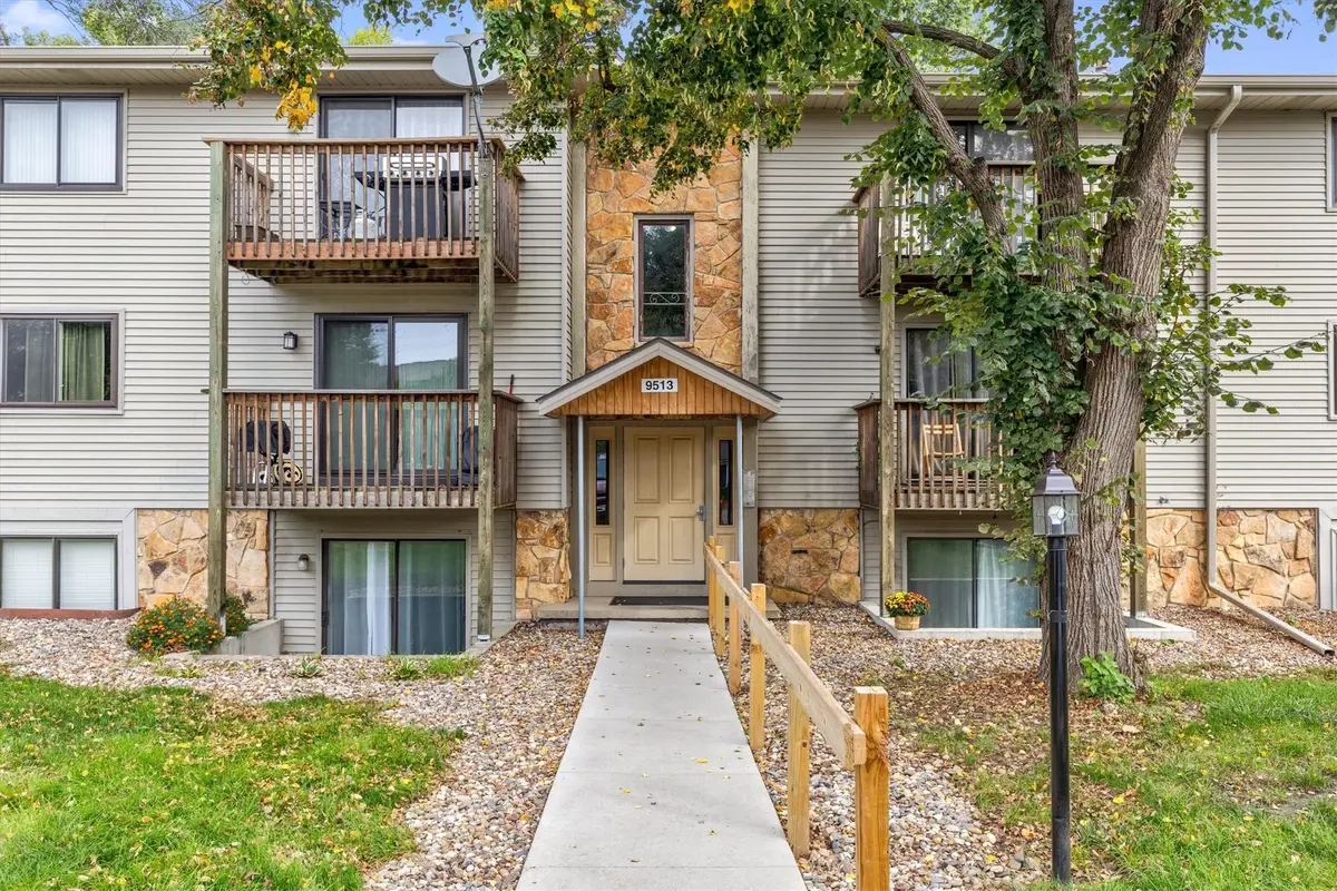 9513 University Avenue #11, Clive, IA 50325 - #1