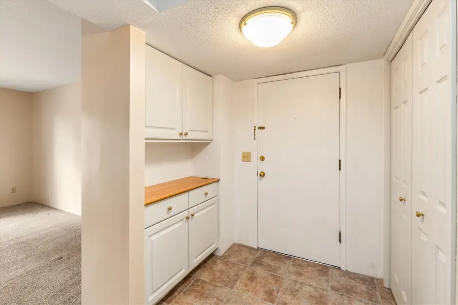 9513 University Avenue #11, Clive, IA 50325 - #2