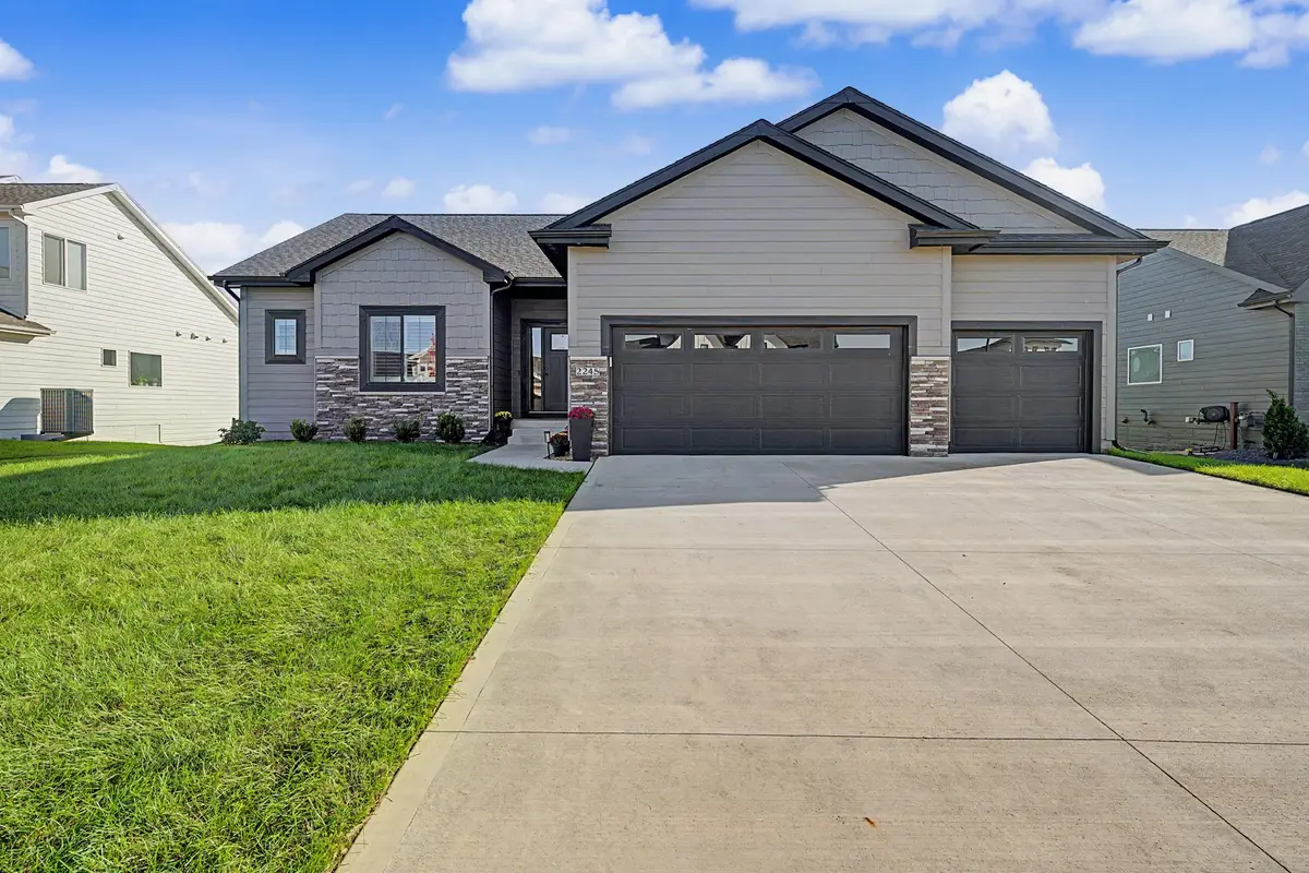 2245 Green Leaf Circle, Norwalk, IA 50211 - #1