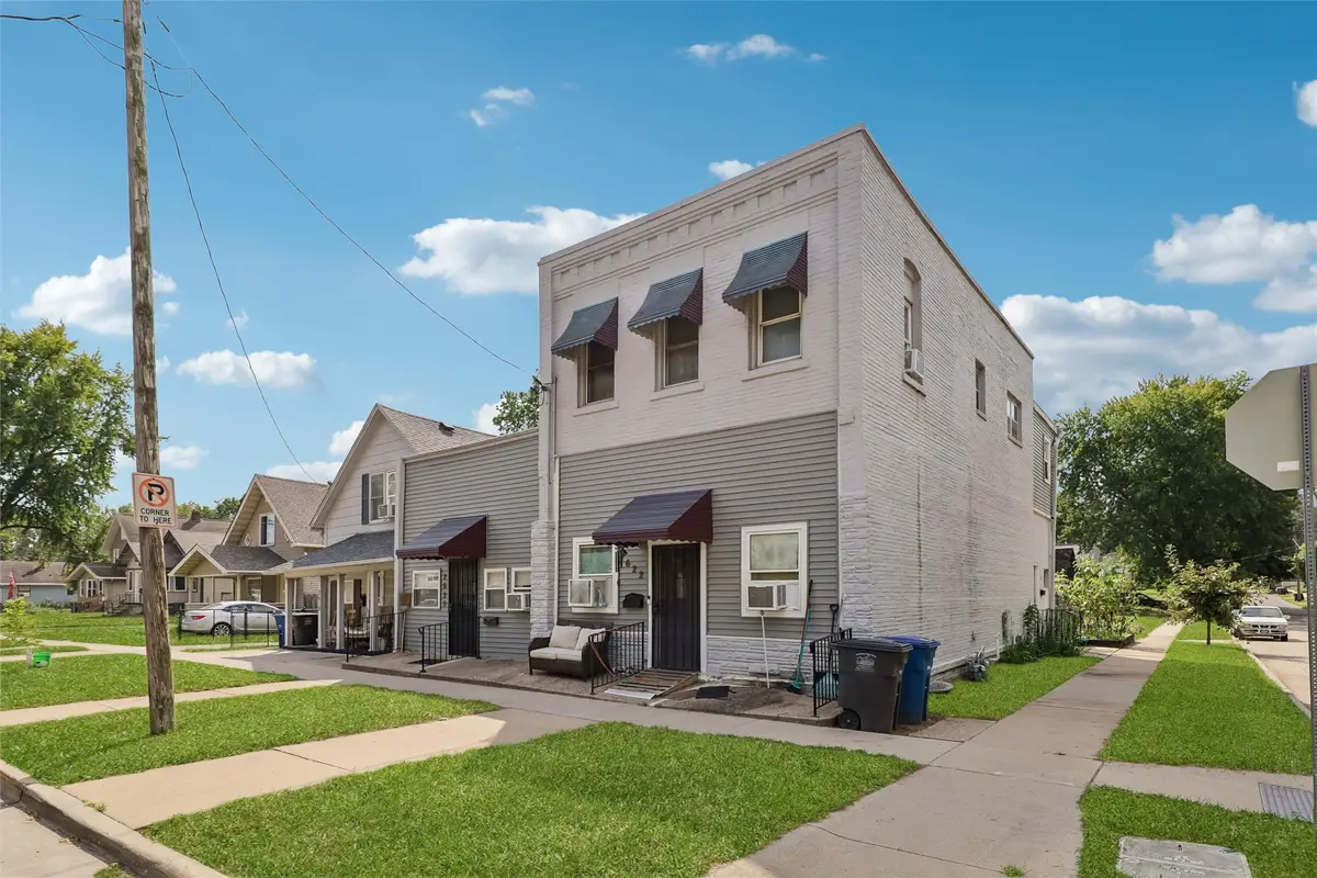 2618 E 9th Street, Des Moines, IA 50316 - #1
