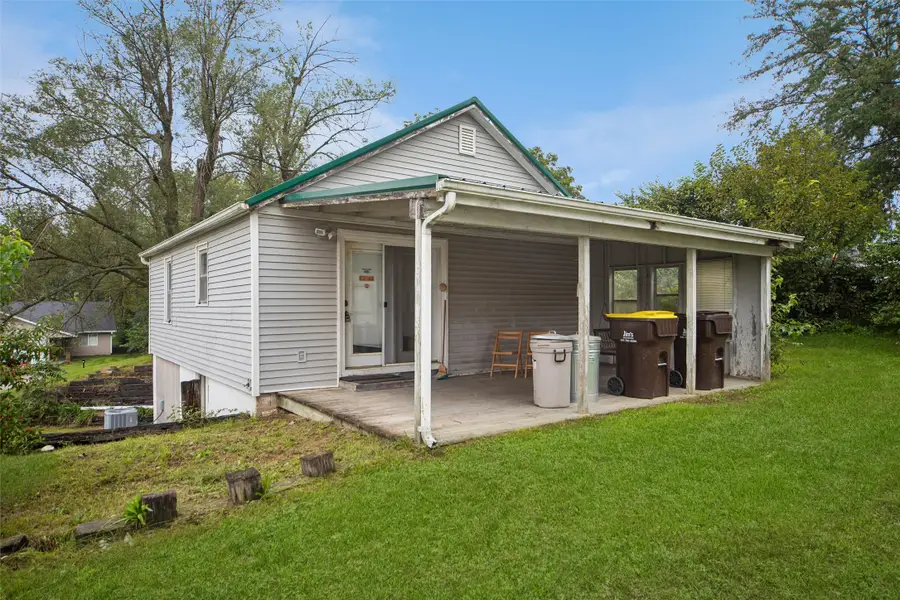 105 S Dewey Street, Osceola, IA 50213 - #3