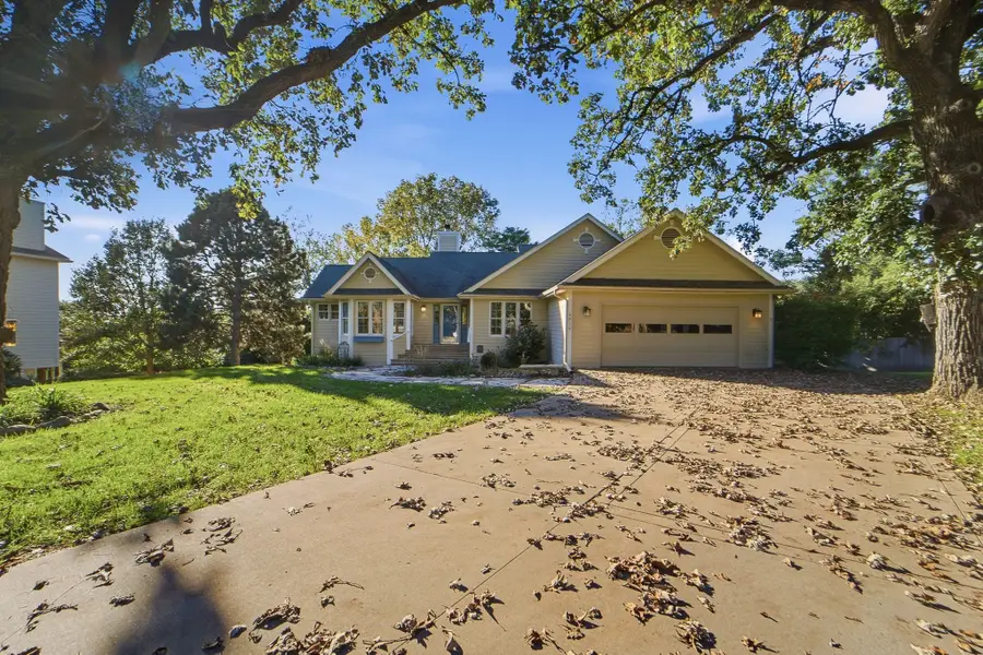 6916 Capitol View Court, Johnston, IA 50131 - #3