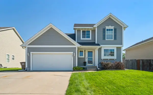 445 Boulder Ridge Court, Pleasant Hill, IA 50327
