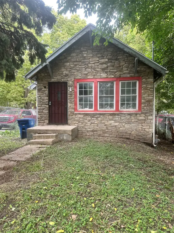 1644 E Grand Avenue, Des Moines, IA 50316