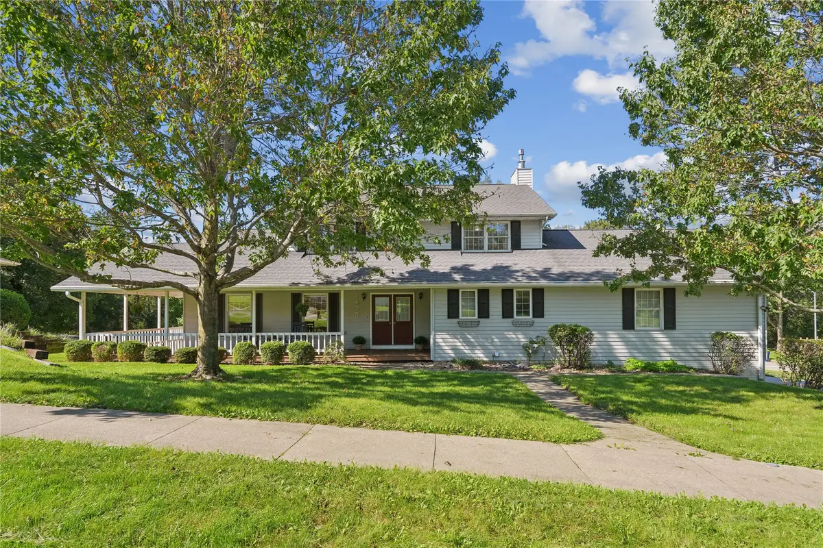 1425 W 4th Street, Pella, IA 50219 - #1