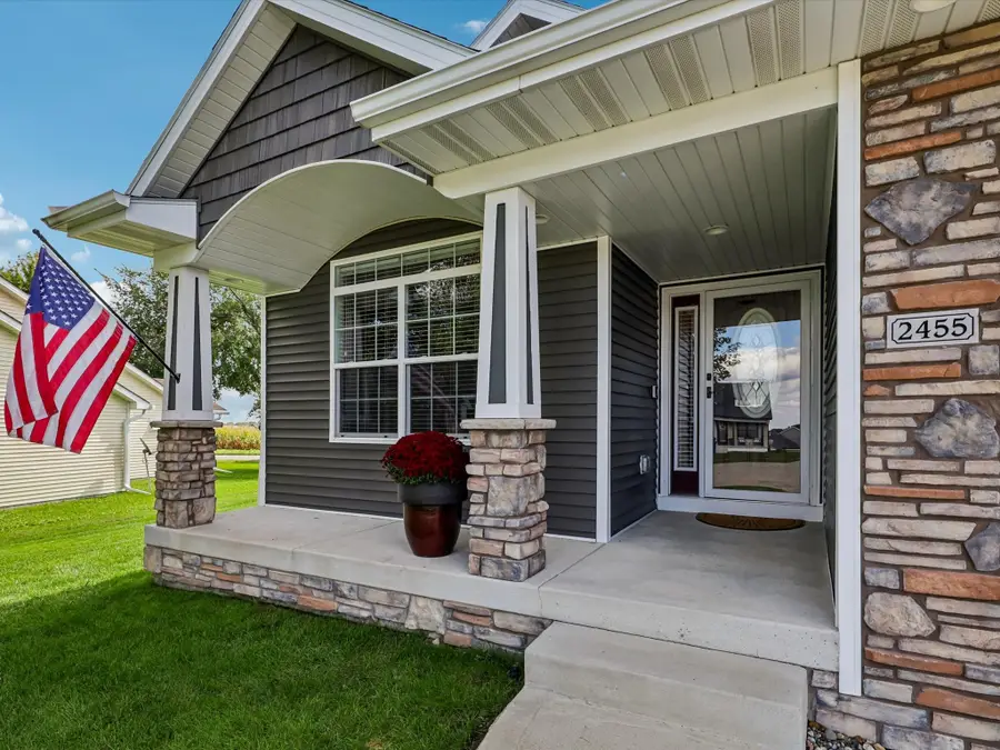 2455 E Highview Drive, Des Moines, IA 50320 - #2