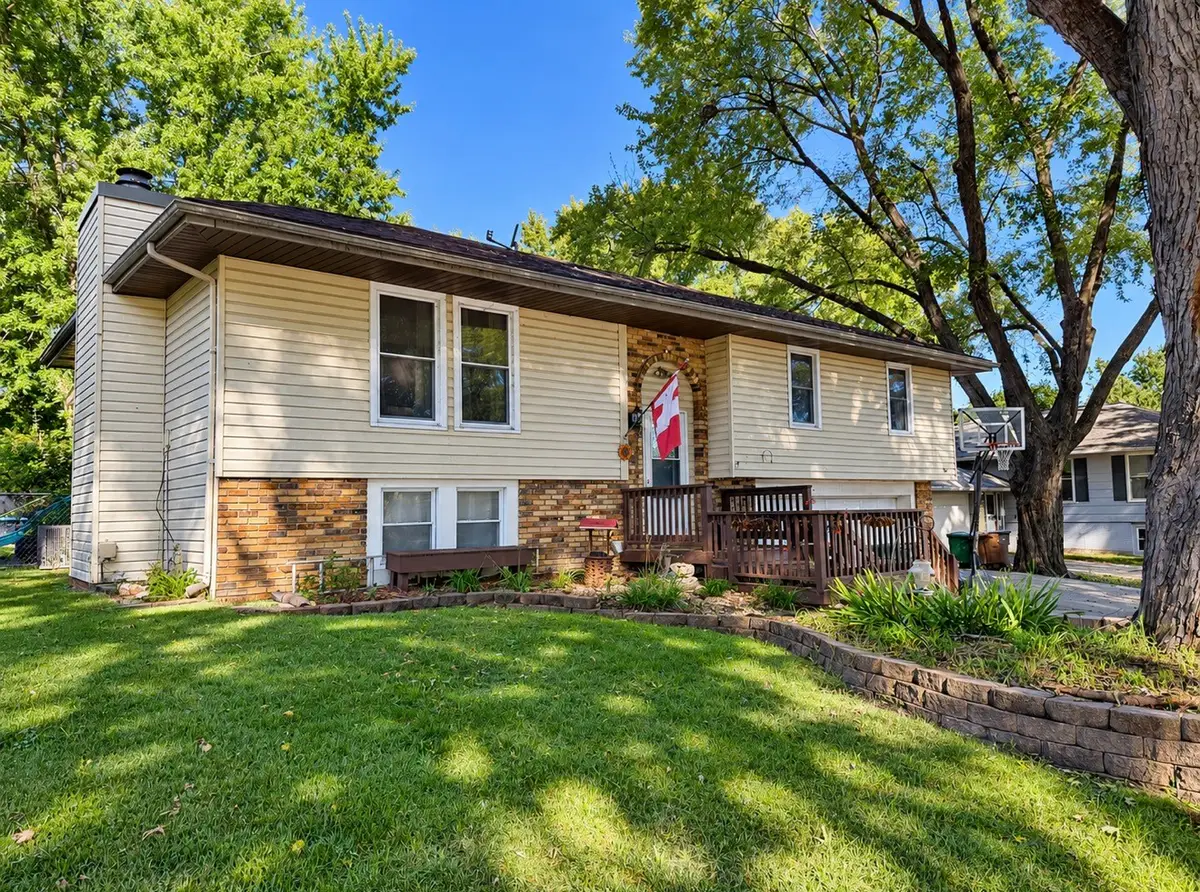 8826 Woodmayr Drive, Norwalk, IA 50211 - #1