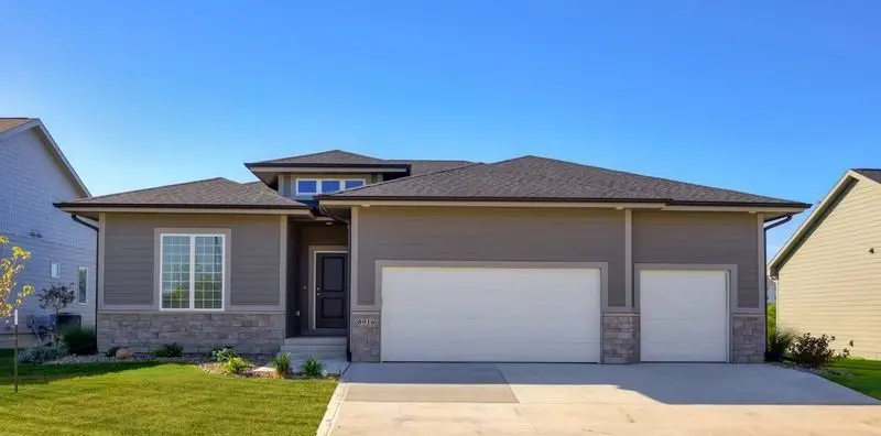 8916 Beery Place, Johnston, IA 50131 - #2