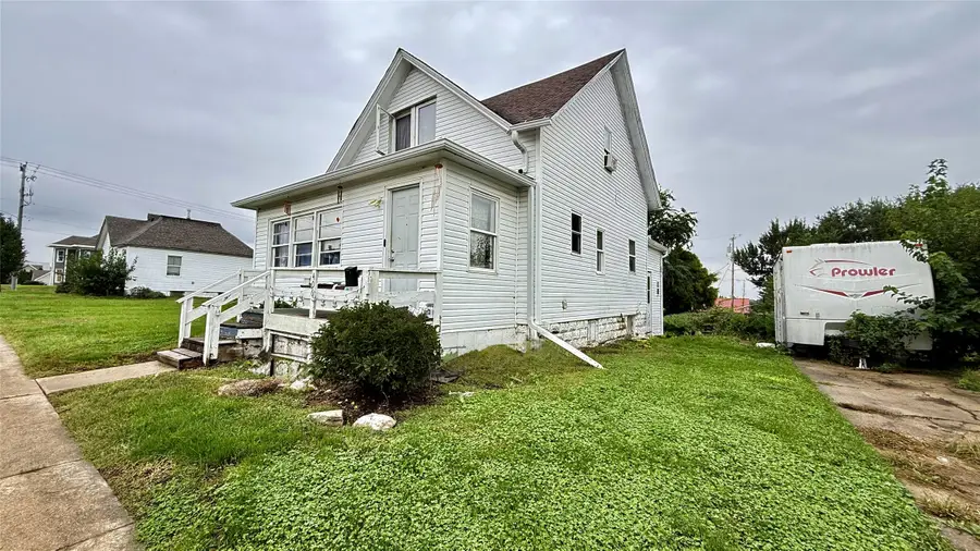 406 Bromley Street, Marshalltown, IA 50158 - #3