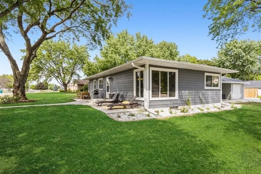 223 W Lane Street, Winterset, IA 50273 - #2