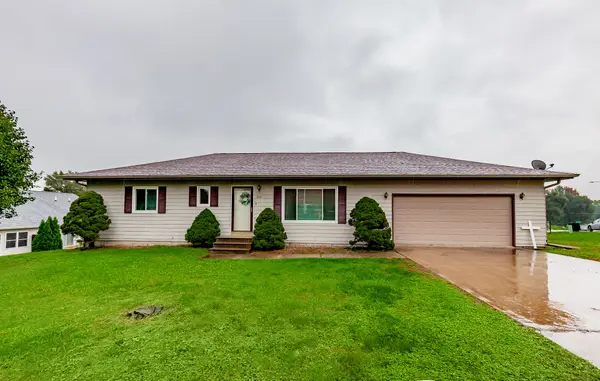 210 E 24th Street S, Newton, IA 50208