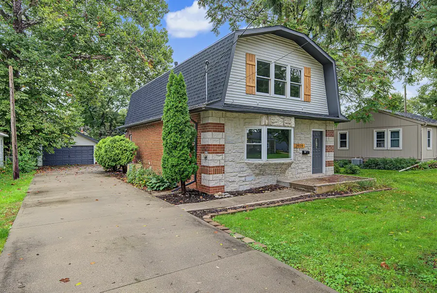 3919 69th Street, Urbandale, IA 50322 - #2