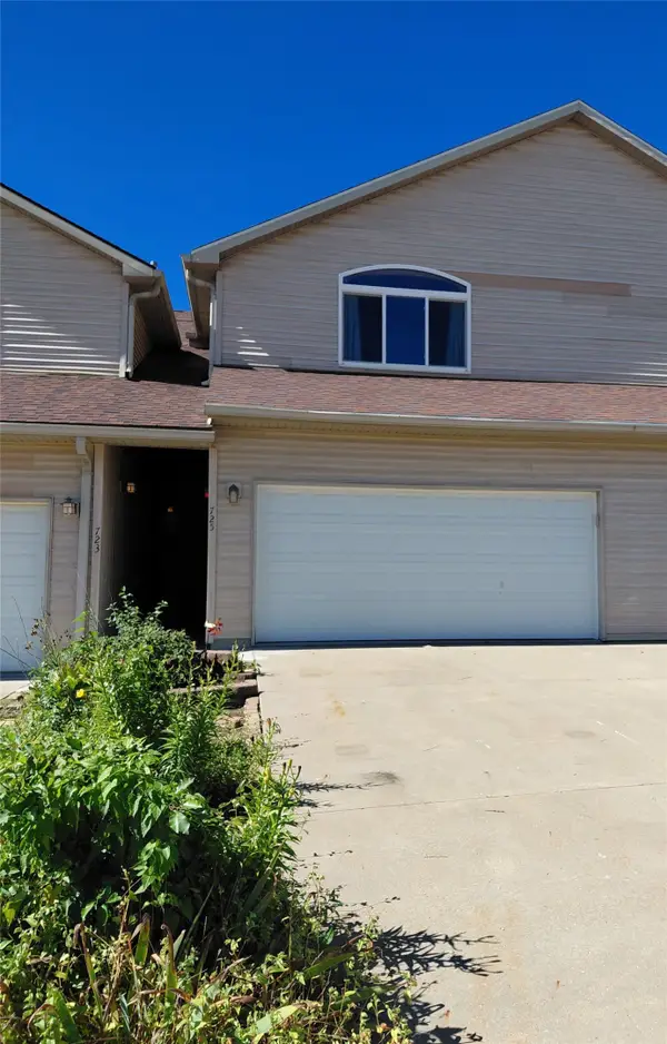 725 Kitterman Circle, Norwalk, IA 50211