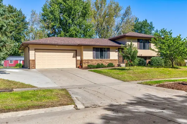 1423 NW 71st Place, Ankeny, IA 50023