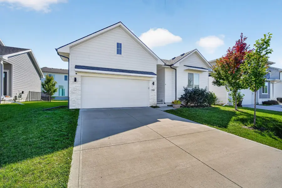 700 SE Drumlin Drive, Waukee, IA 50263 - #3