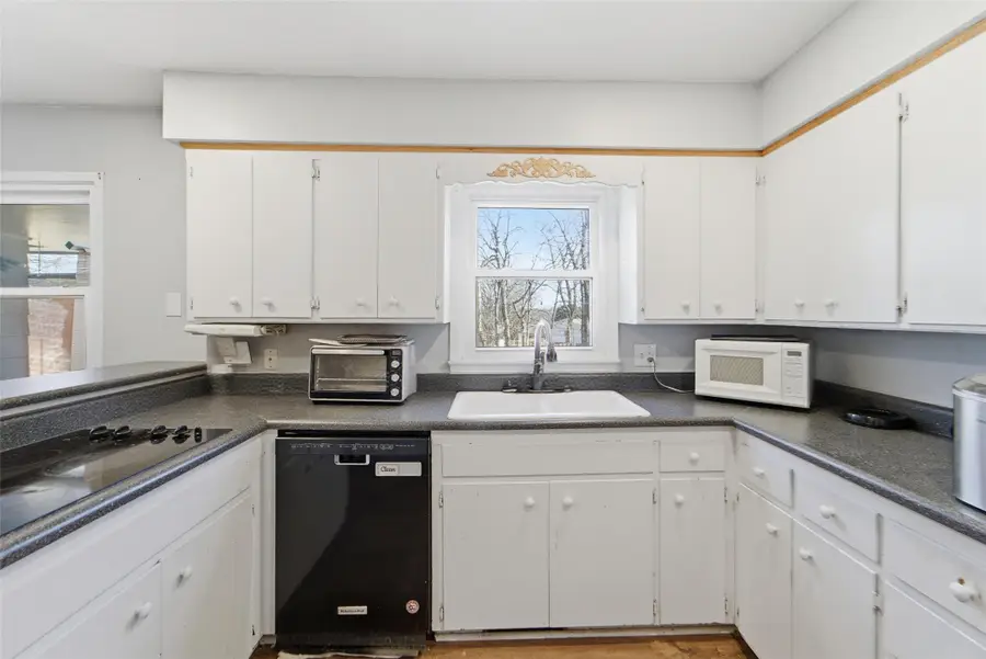 1847 NW 80th Place, Clive, IA 50325 - #3