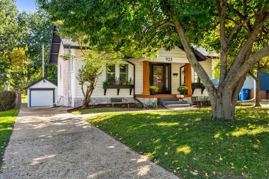 923 38th Street, Des Moines, IA 50312 - #2