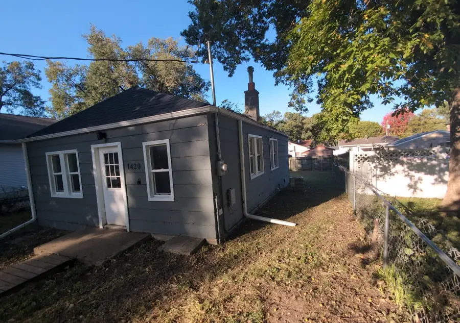 1420 E 36th Court, Des Moines, IA 50317 - #2