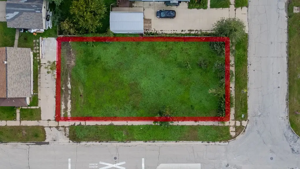 901 & 903 Bromley Street, Marshalltown, IA 50158 - #1