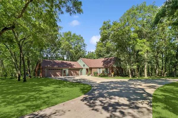 9965 Mckinley Trail, Indianola, IA 50125