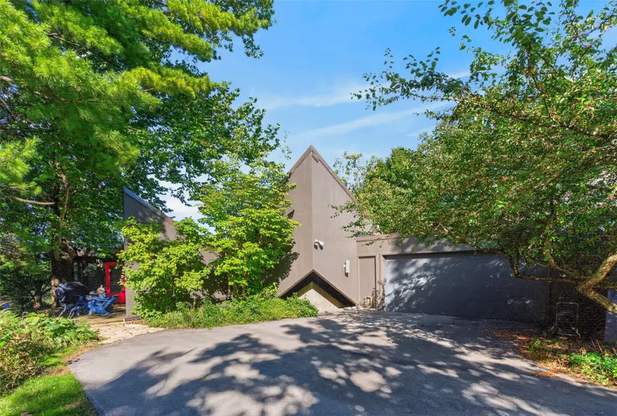 1955 Meadow Glen N, Ames, IA 50014 - #2