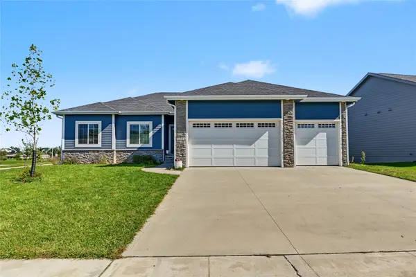 1041 Cardinal Drive, Polk City, IA 50226
