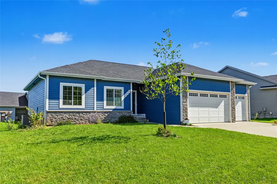 1041 Cardinal Drive, Polk City, IA 50226 - #2