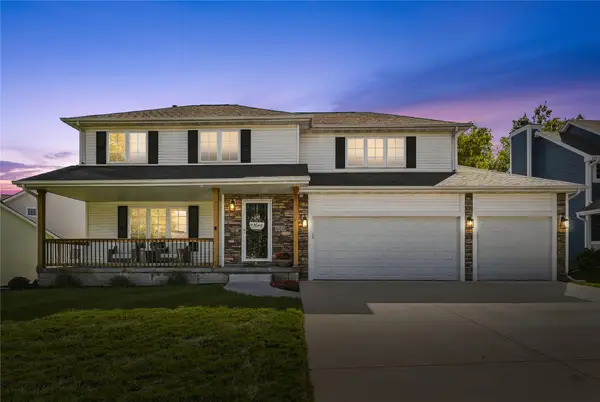 9804 Laguna Drive, Johnston, IA 50131