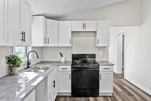 2801 Oxford Street, Des Moines, IA 50313