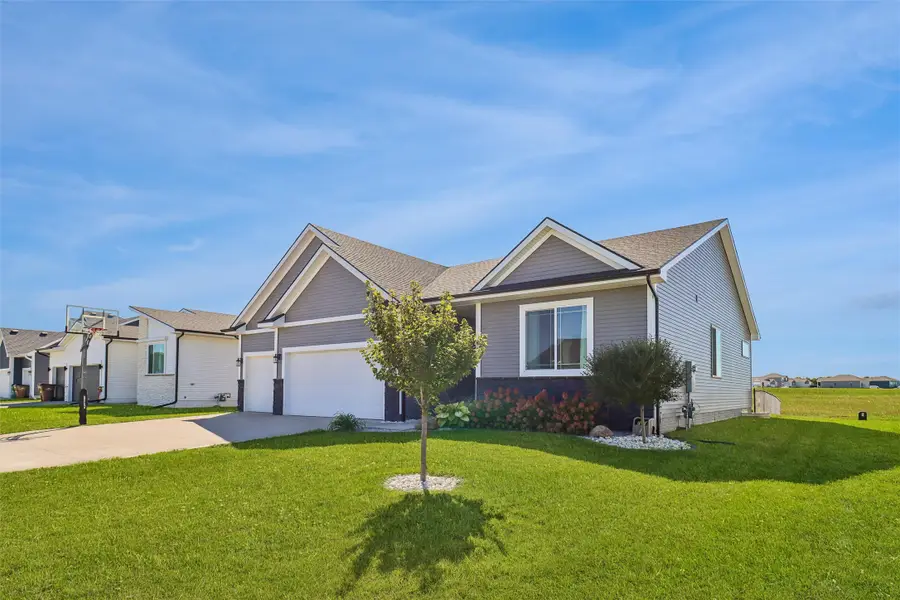 308 Creekside Drive Sw, Bondurant, IA 50035 - #2