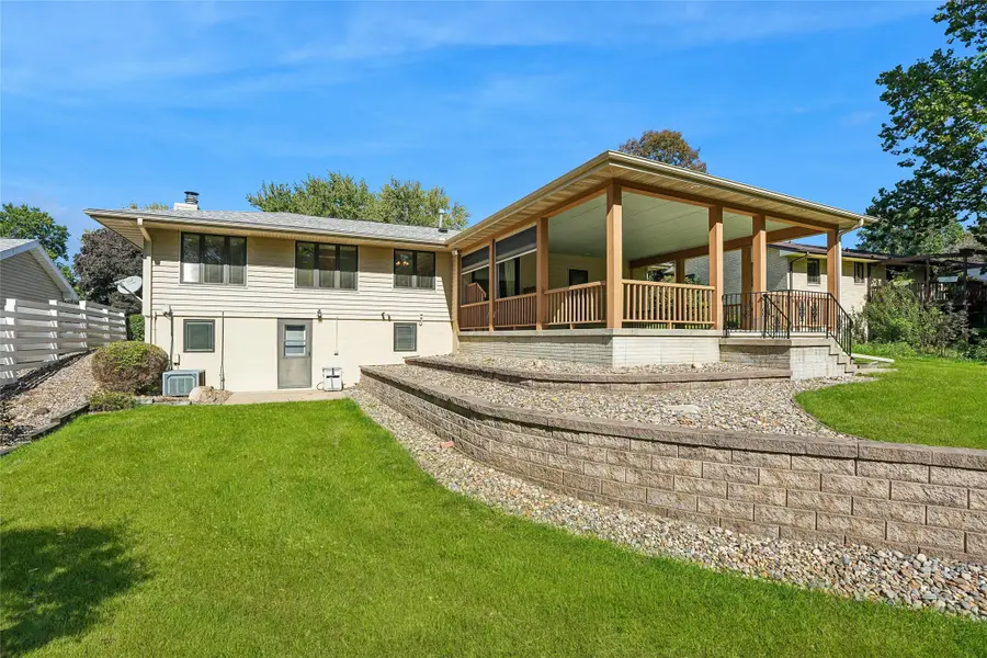 1305 W Clinton Avenue, Indianola, IA 50125 - #3