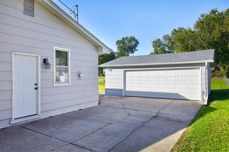 3828 79th Street, Urbandale, IA 50322 - #3