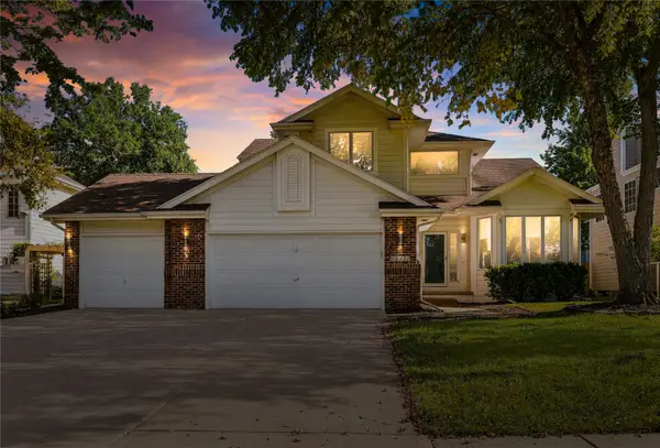 12222 Sunset Terrace, Clive, IA 50325