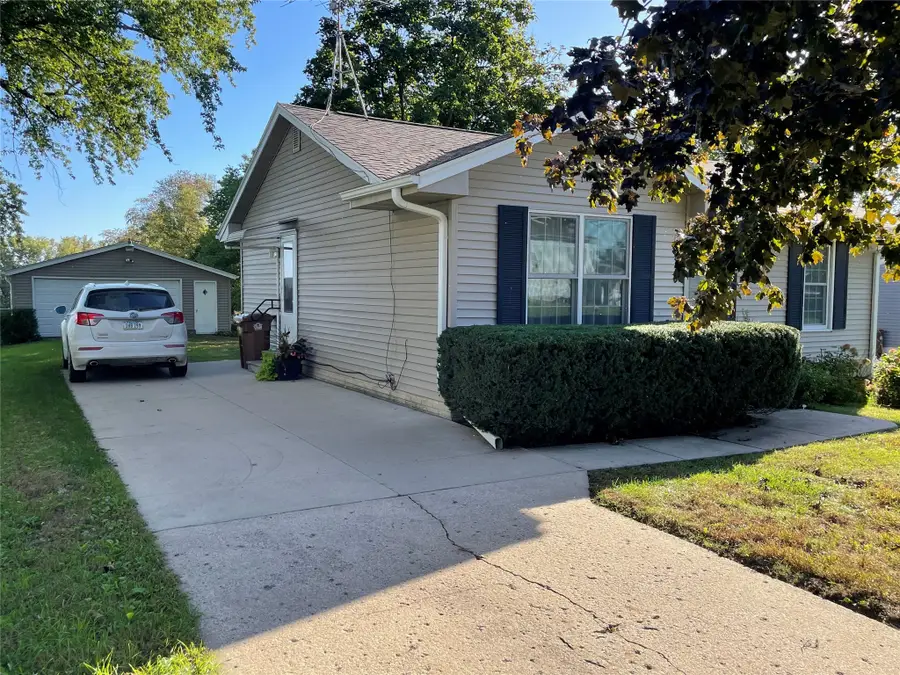1800 3rd Avenue, Grinnell, IA 50112 - #3