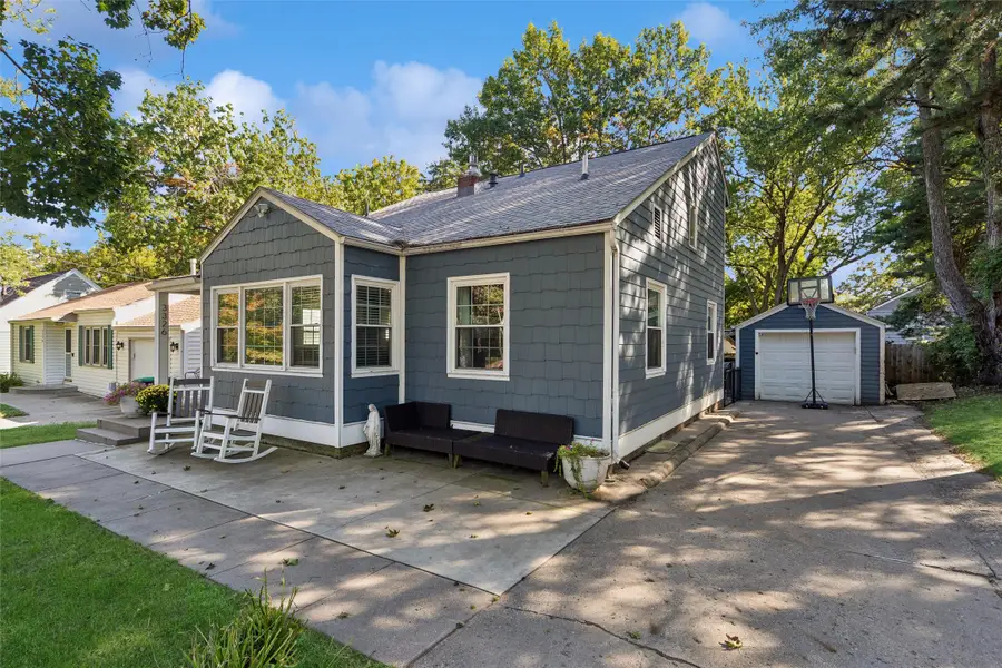3326 Adams Avenue, Des Moines, IA 50310 - #3