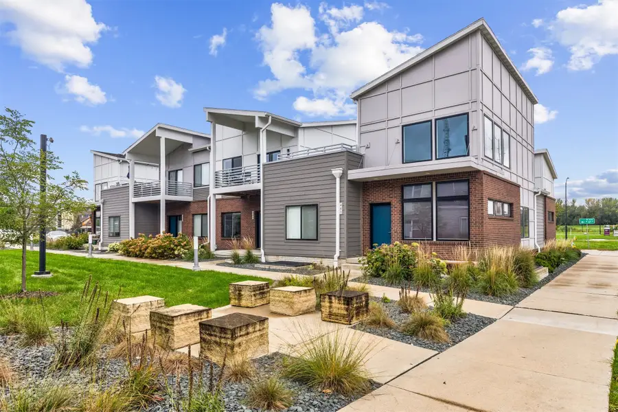 463 SW 12th Street, Des Moines, IA 50309 - #2